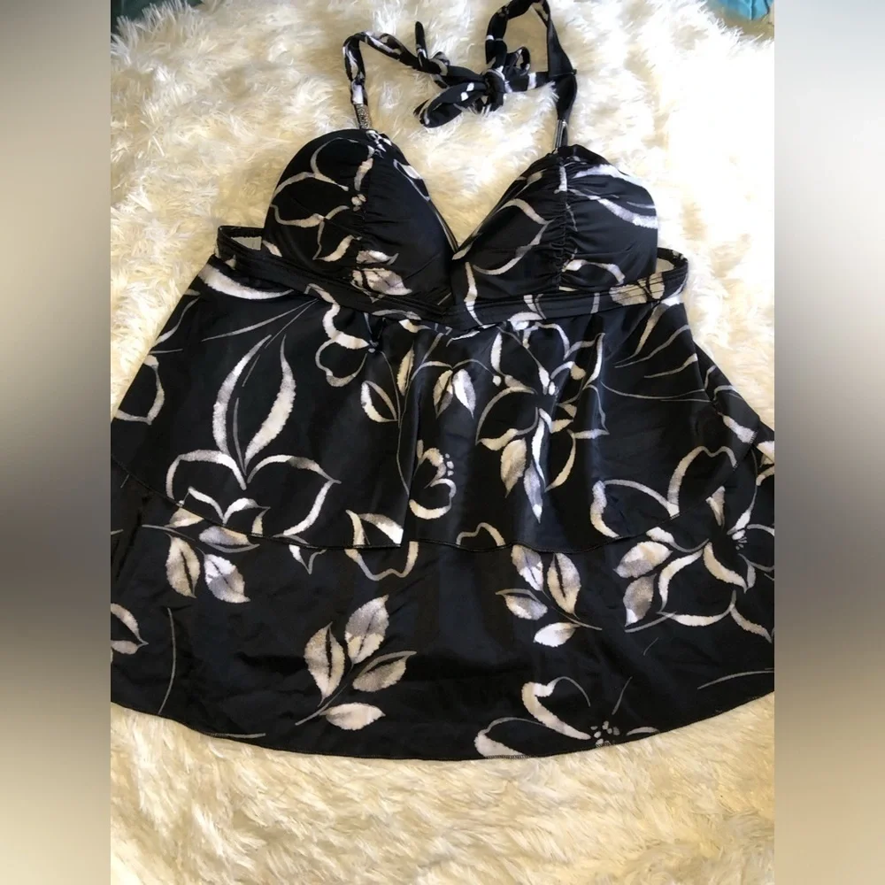 VENUS elegant black